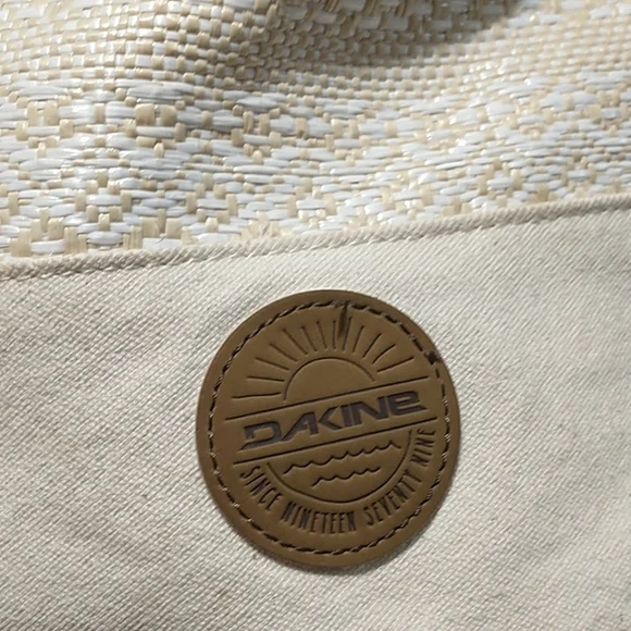 Dakine Backpack 🎒 - Picture 2 of 8